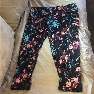 Pro Player Black and Pink Capri Leggings